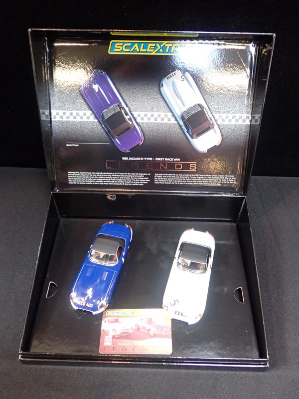 SCALEXTRIC LEGENDS '1961 JAGUAR E-TYPE - FIRST RACE WIN' SET