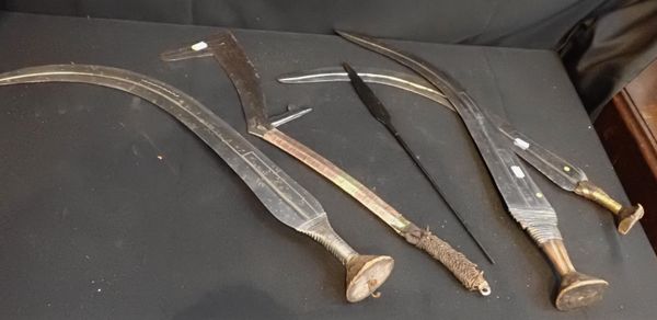 A NGOMBE CONGO AFRICAN CURVED SWORD
