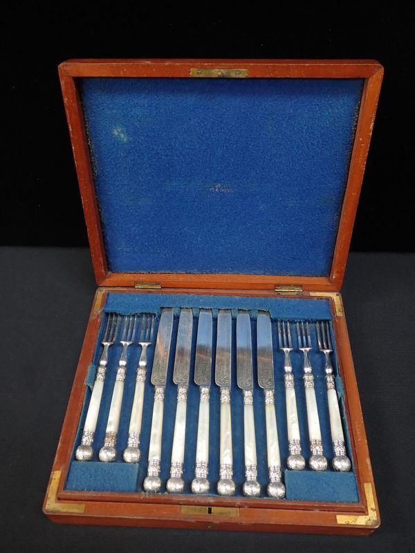 A VICTORIAN SILVER PLATED FRUIT SERVICE