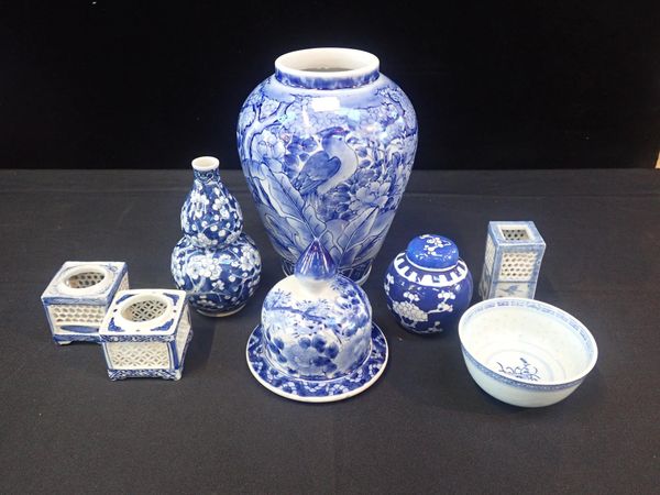 A GROUP OF FAR EASTERN BLUE AND WHITE WARES