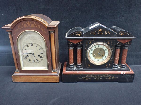 A CLASSICAL STYLE STRIKING MARBLE AND SLATE MANTEL CLOCK