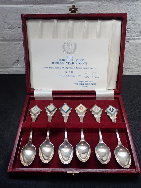 A CASED SET OF SILVER CHURCHILL MINT JUBILEE YEAR SPOONS