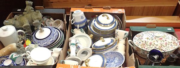 A QUANTITY OF MIXED CERAMICS