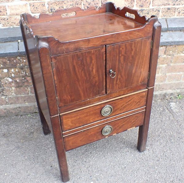 A GEORGE III MAHOGANY NIGHT TABLE