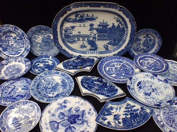 A QUANTITY OF 19th CENTURY BLUE AND WHITE TRANSFER PRINTED WARE