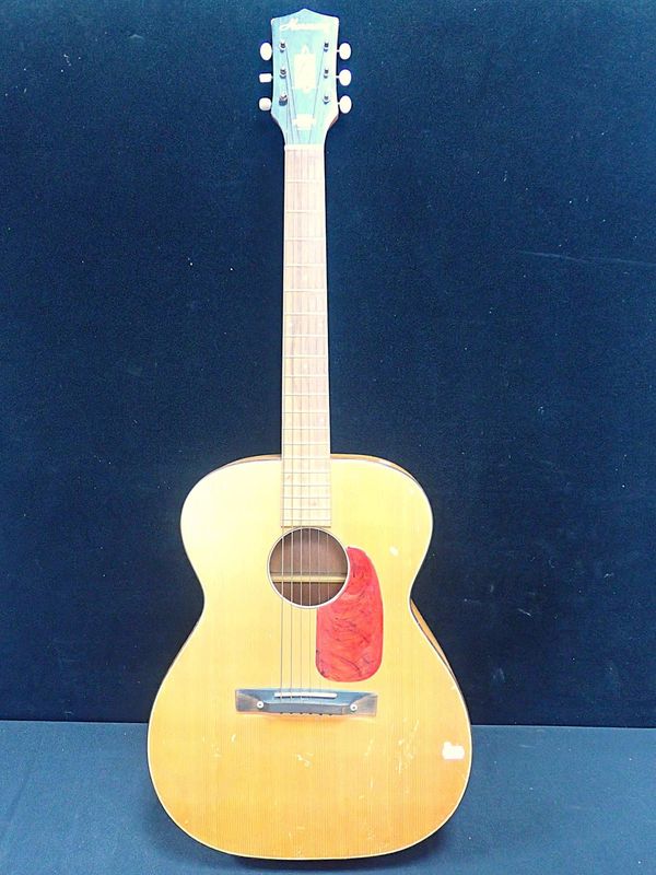 A VINTAGE AMERICAN 1960s HARMONY H162 ACOUSTIC GUITAR