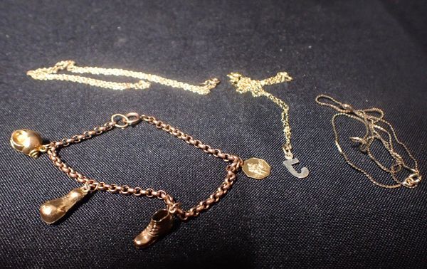 A 9ct GOLD St CHRISTOPHER