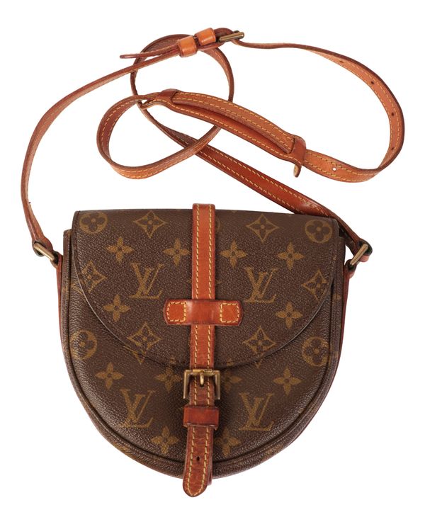 A VINTAGE LOUIS VUITTON CHANTILLY CROSS-BODY HANDBAG