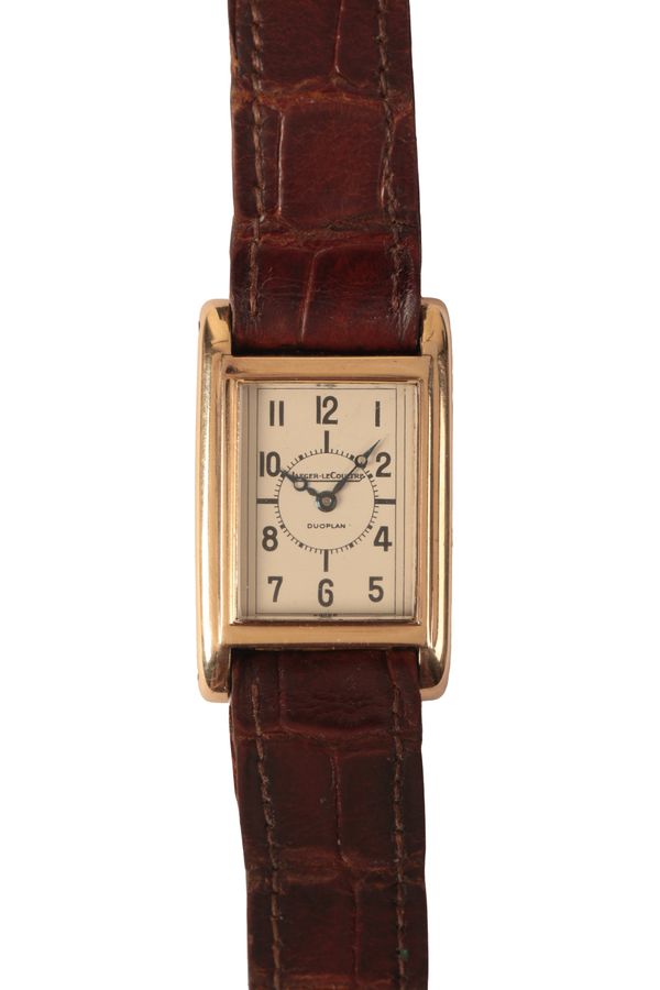 JAEGER-LeCOULTRE DUOPLAN: A GENTLEMAN'S 18CT GOLD WRISTWATCH