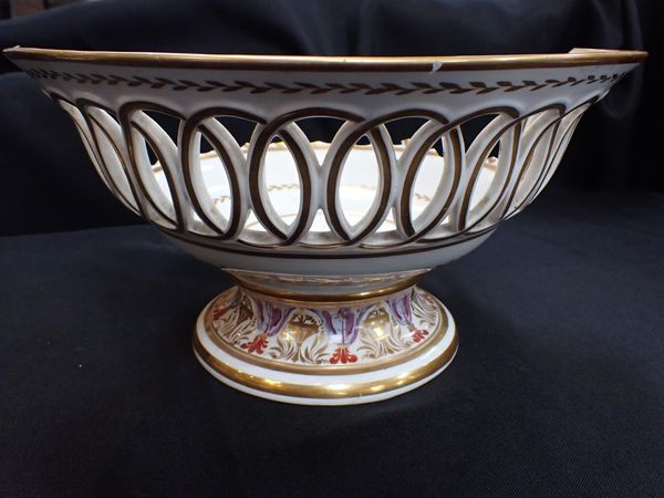 A DERBY PORCELAIN BASKET
