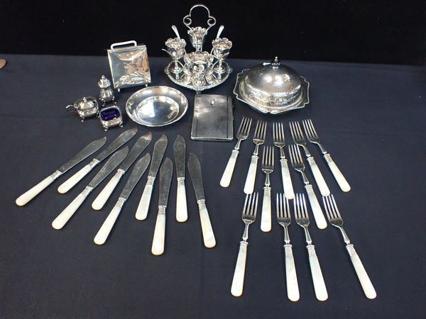 A SILVER CIGARETTE BOX, A SILVER CRUET