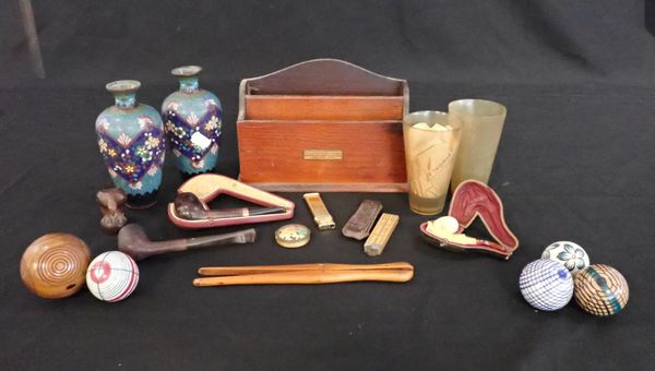 A RECORD BAKELITE AND 9CT GOLD BANDED PIPE, CASED