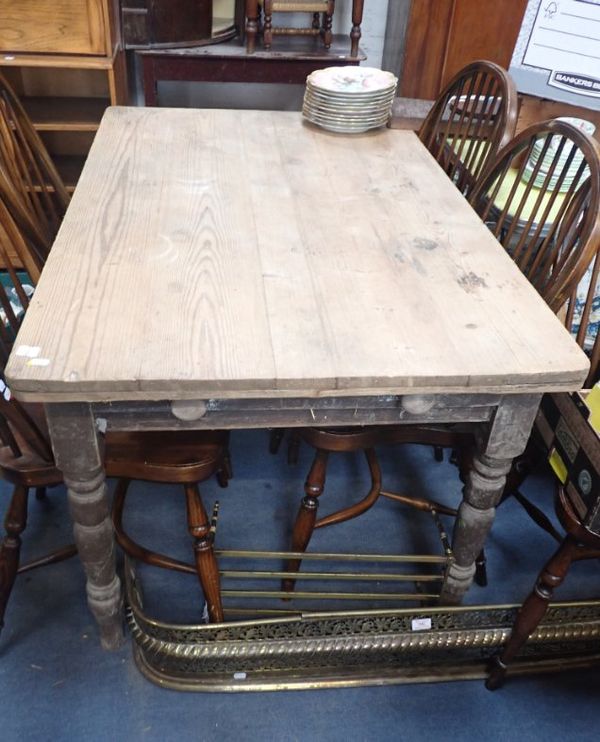 A 19TH CENTURY PINE FARMHOUSE TABLE