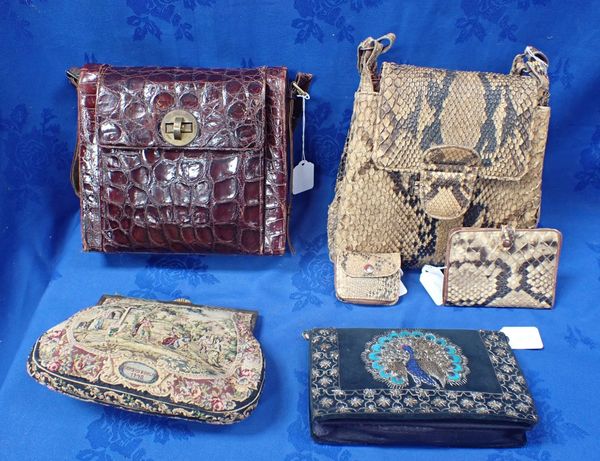 A SNAKE SKIN HANDBAG, WALLET AND COIN PURSE SET