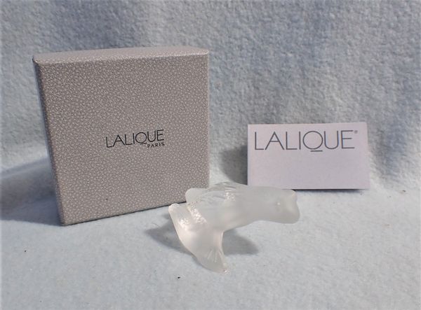 A MODERN LALIQUE FROG