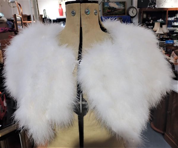 AN OSTRICH FEATHER EVENING CAPE