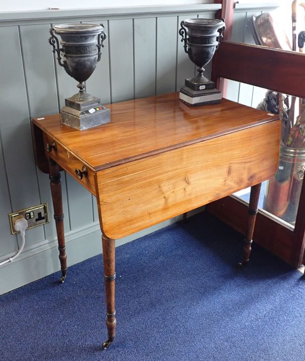 A 19TH CENTURY MAHOGANY PEMBROKE TABLE