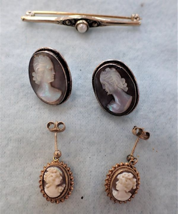 A PAIR OF CAMEO EARRINGS