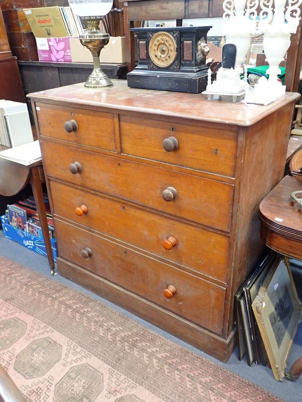 A VICTORIAN MAHOGANY CHEST OF DRAWERS