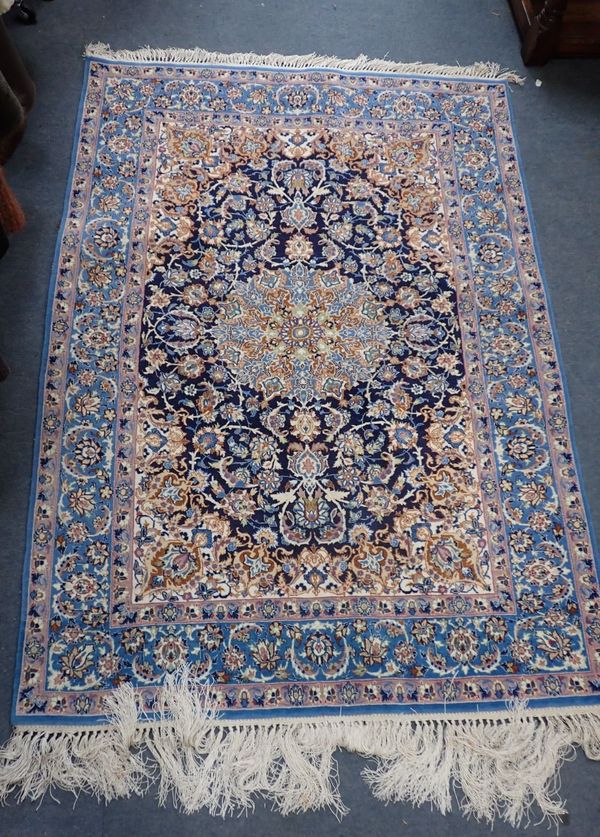 AN ISFAHAN RUG