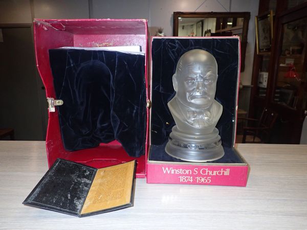 ROYAL DOULTON CRYSTAL BUST OF WINSTON CHURCHILL