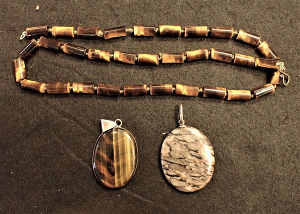 A TIGER'S EYE NECKLACE