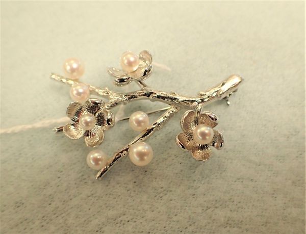 MIKIMOTO PRUNUS BLOSSOM CULTURED PEARL AND SILVER BROOCH