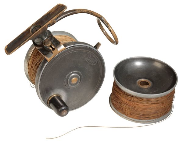 MALLOCH'S OF PERTH: A PATENT ALLOY SIDE CASTING REEL