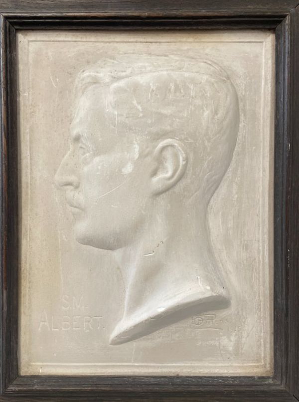 AN EARLY 20TH CENTURY CARVED PLASTER RELIEF OF KIN ALBERT OF BELGIUM