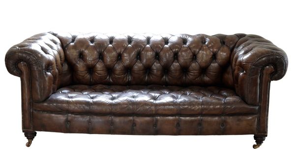 A 19TH CENTURY LEATHER UPHOLSTERED CHESTERFIELD SETTEE