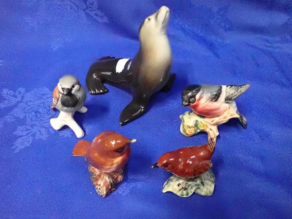 A BESWICK ROBIN, WREN AND BULLFINCH