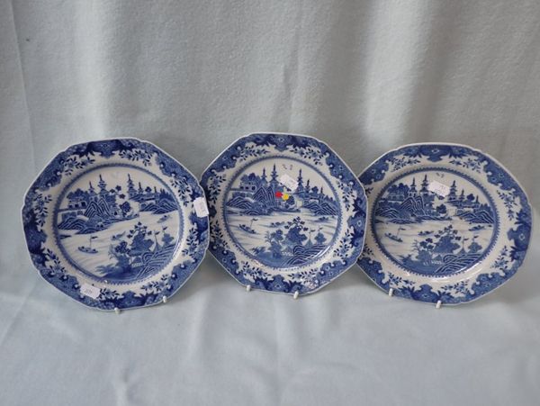 THREE CHINESE EXPORT BLUE AND WHITE PLATES