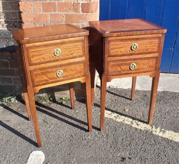 A PAIR OF LOUIS XVI STYLE BEDSIDE TABLES