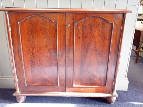 A 19TH CENTURY MAHOGANY CUPBOARD