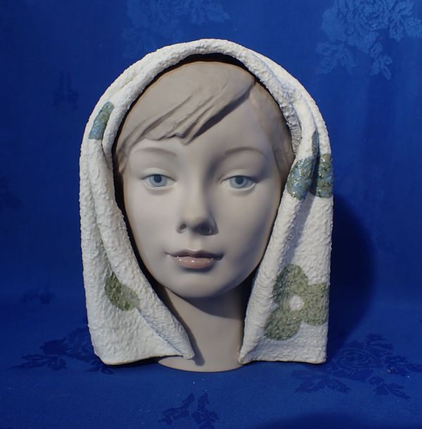 A LLADRO BISQUE CABEZA HEAD (RETIRED)