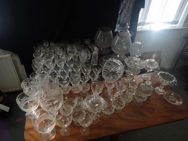 A LARGE COLLECTION OF GLASSWARE