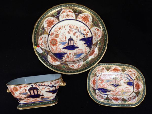 A SWANSEA PORCELAIN SOUP PLATE