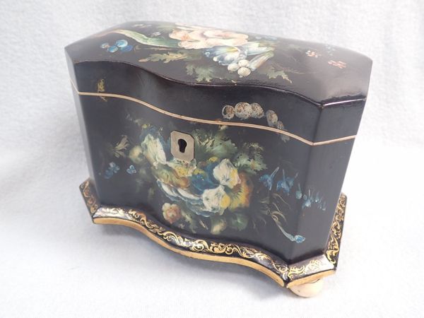 A VICTORIAN PAPIER MACHE TEA CADDY