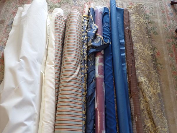 A QUANTITY OF CURTAIN FABRIC