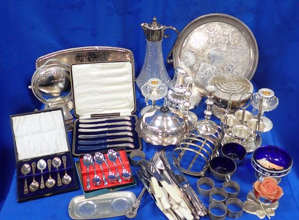 A COLLECTION OF SILVER PLATED ITEMS