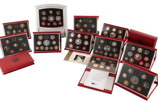 A 1997 ROYAL MINT UNITED KINGDOM DELUXE COIN SET