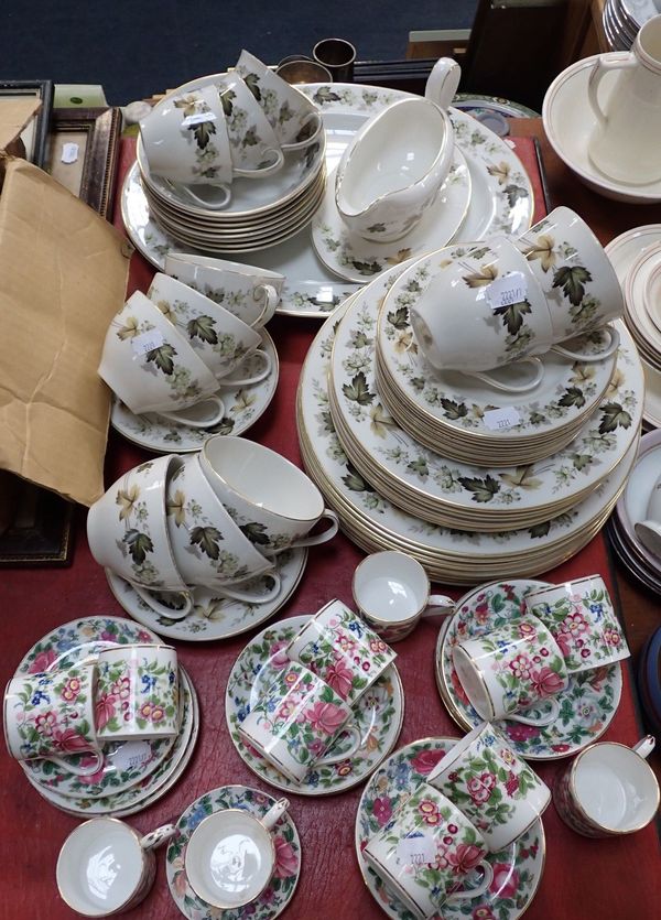 A COLLECTION OF ROYAL DOULTON, 'LARCHMONT' DINNER AND TEA WARE