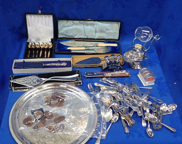 A COLLECTION OF SILVER PLATED FLATWARE