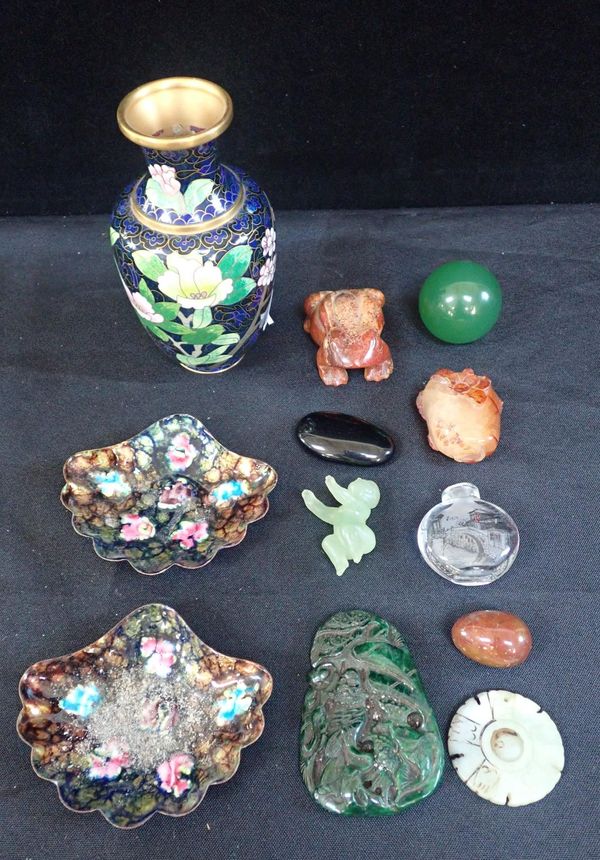 A CLOISONNE VASE, A GREEN STONE PENDANT