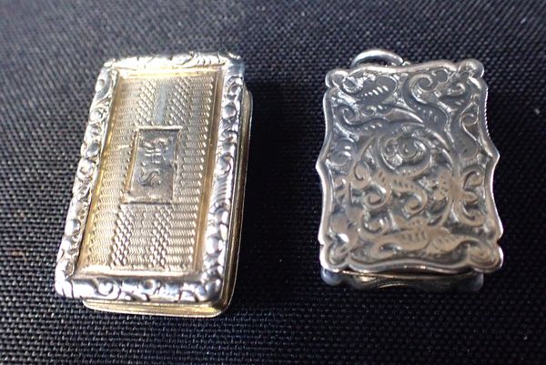 A SILVER VINAIGRETTE, MAKER JL