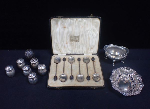 A SET OF SIX AMERICAN STERLING SILVER SALT/PEPPER POTS