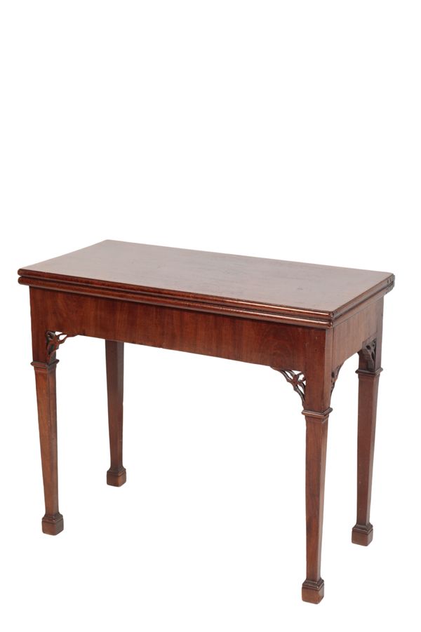 A LATE GEORGE II OR GEORGE III MAHOGANY TEA TABLE,