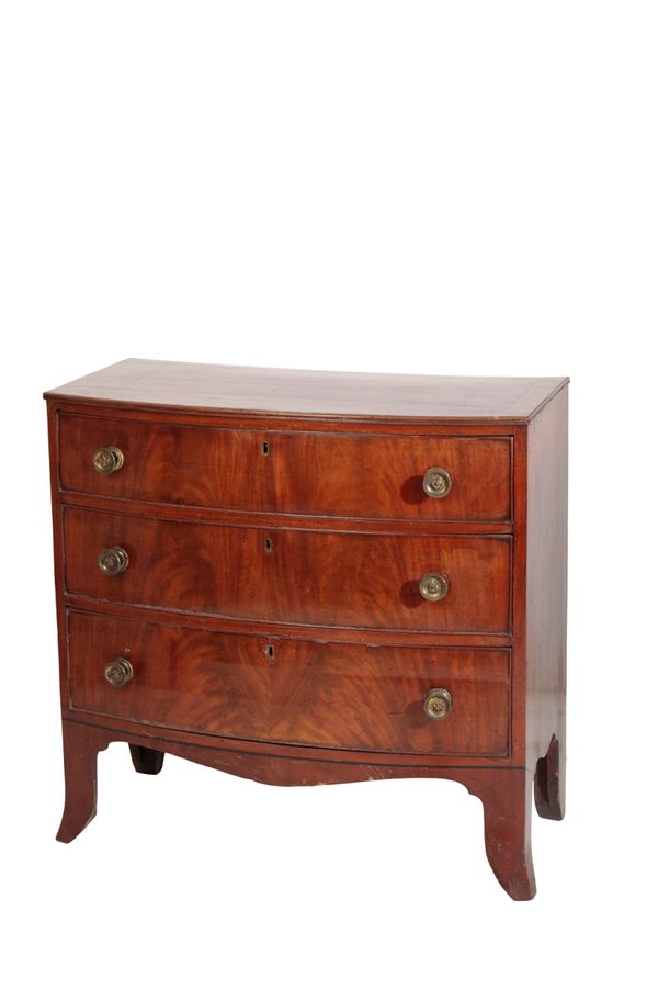 A REGENCY MAHOGANY BOW FRONTED CHEST OF DRAWERS,