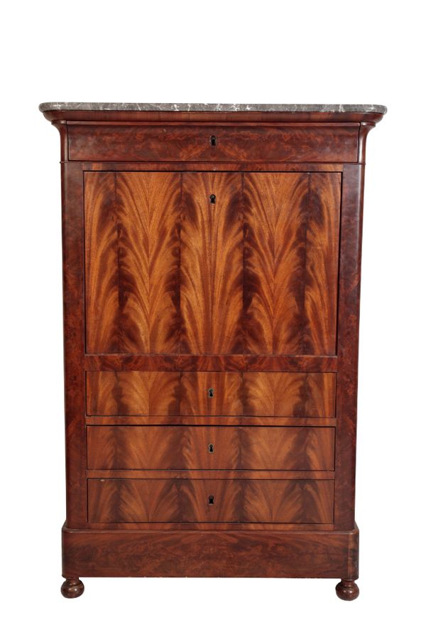 A RESTAURATION MAHOGANY SECRETAIRE A ABATTANT,