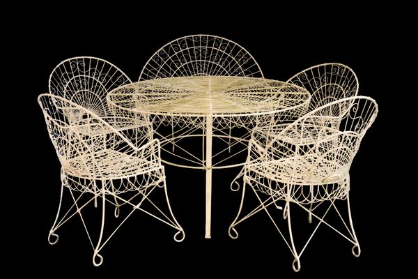 A SUITE OF WHITE PAINTED WIREWORK GARDEN FURNITURE,